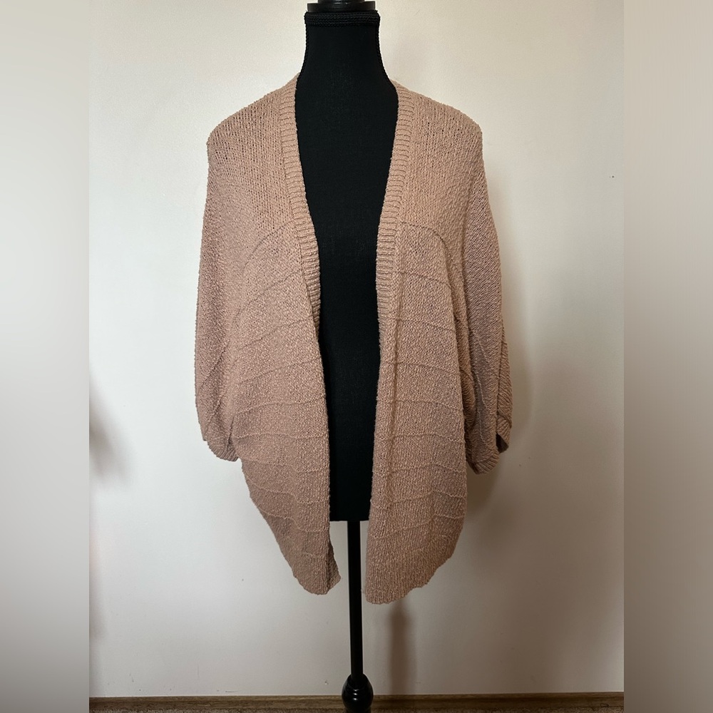 (100) 🎀 GENTLE FAWN Oversized light brown Cardigan PTP 25.